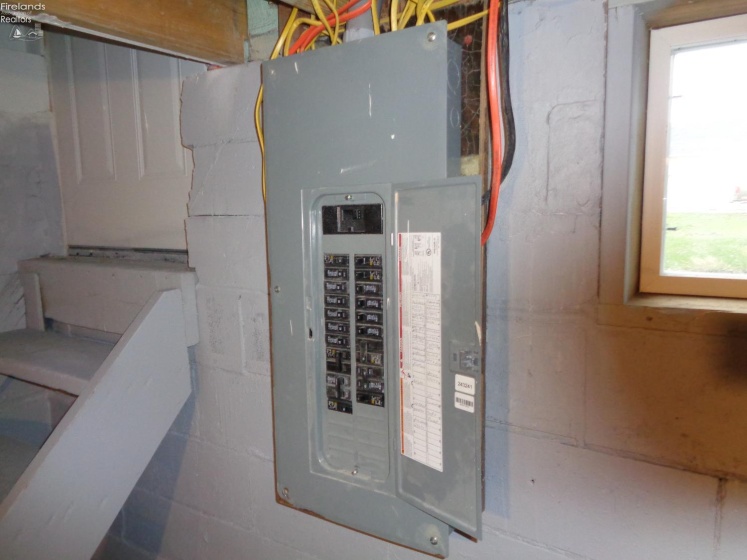 512 Dale Avenue, Willard, 44890, 4 Bedrooms Bedrooms, ,2 BathroomsBathrooms,Residential,For Sale,Dale,20260861