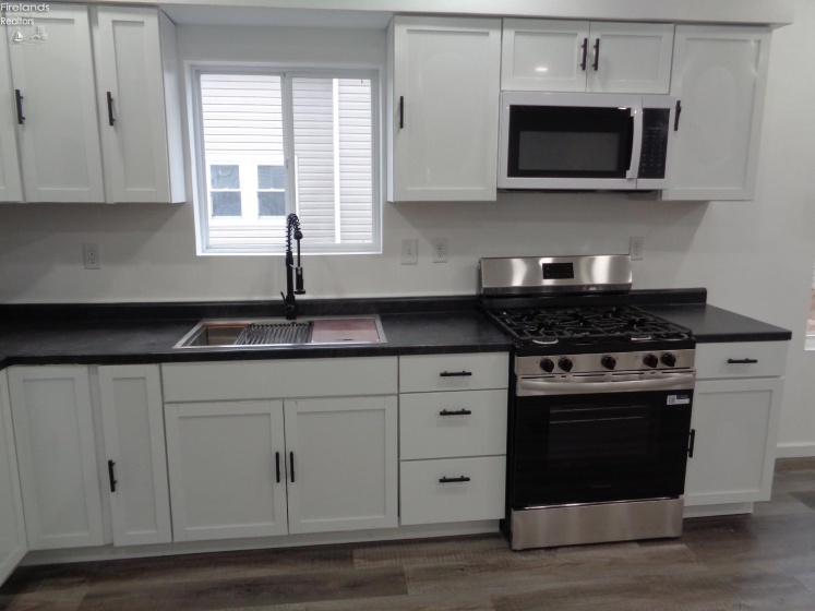 512 Dale Avenue, Willard, 44890, 4 Bedrooms Bedrooms, ,2 BathroomsBathrooms,Residential,For Sale,Dale,20260861