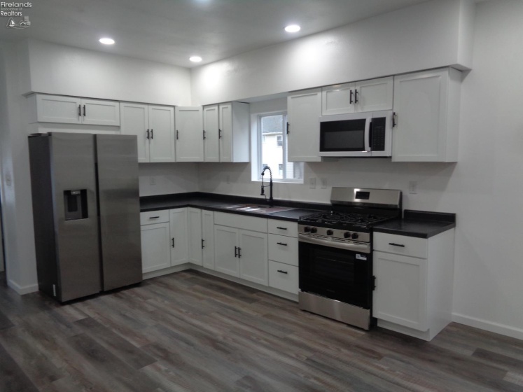 512 Dale Avenue, Willard, 44890, 4 Bedrooms Bedrooms, ,2 BathroomsBathrooms,Residential,For Sale,Dale,20260861