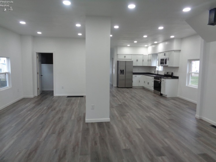 512 Dale Avenue, Willard, 44890, 4 Bedrooms Bedrooms, ,2 BathroomsBathrooms,Residential,For Sale,Dale,20260861