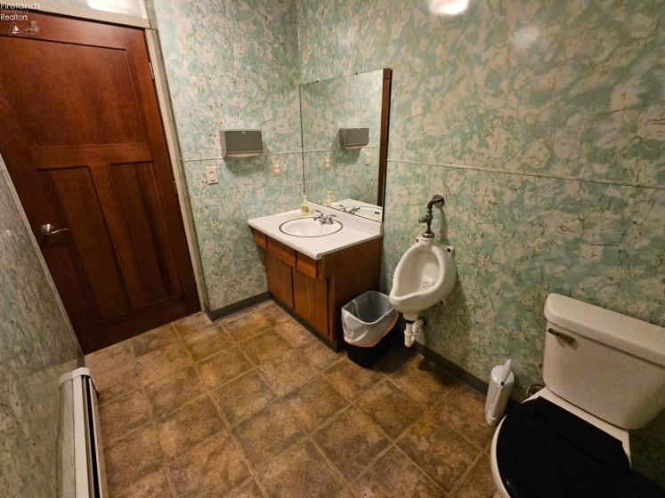 201 Charles Street, Bucyrus, 44820, ,Commercial For Lease,For Lease,Charles Street,20260870