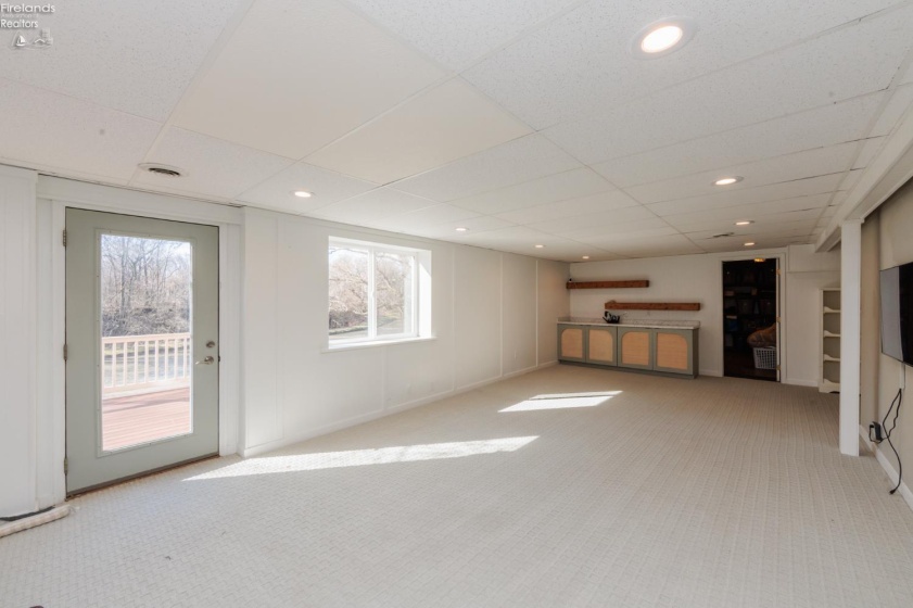 712 Elizabeth Drive, Huron, 44839, 3 Bedrooms Bedrooms, ,3 BathroomsBathrooms,Residential,For Sale,Elizabeth,20260857