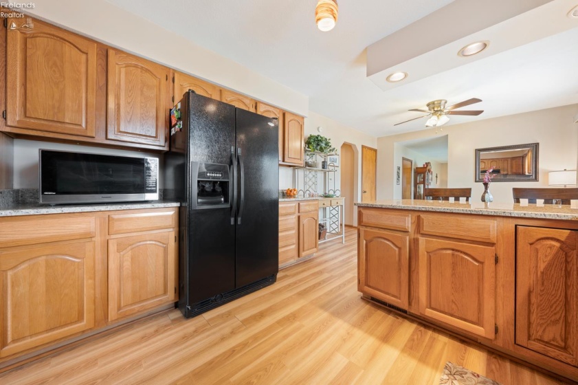 735 Grant Street, Port Clinton, 43452, 4 Bedrooms Bedrooms, ,4 BathroomsBathrooms,Residential,For Sale,Grant,20260806