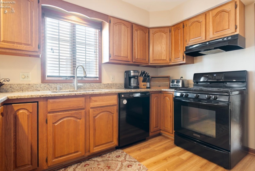 735 Grant Street, Port Clinton, 43452, 4 Bedrooms Bedrooms, ,4 BathroomsBathrooms,Residential,For Sale,Grant,20260806