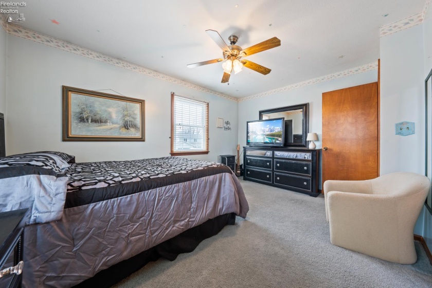 735 Grant Street, Port Clinton, 43452, 4 Bedrooms Bedrooms, ,4 BathroomsBathrooms,Residential,For Sale,Grant,20260806