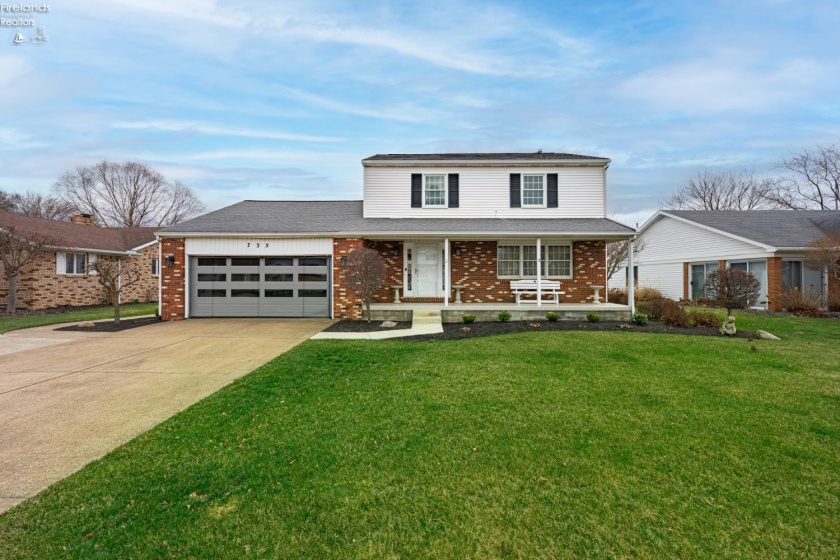 735 Grant Street, Port Clinton, 43452, 4 Bedrooms Bedrooms, ,4 BathroomsBathrooms,Residential,For Sale,Grant,20260806