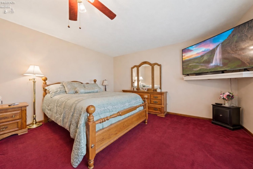 735 Grant Street, Port Clinton, 43452, 4 Bedrooms Bedrooms, ,4 BathroomsBathrooms,Residential,For Sale,Grant,20260806