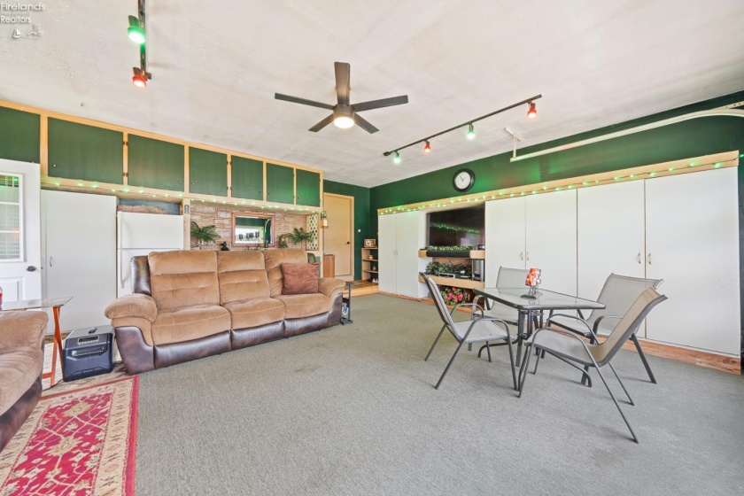 735 Grant Street, Port Clinton, 43452, 4 Bedrooms Bedrooms, ,4 BathroomsBathrooms,Residential,For Sale,Grant,20260806