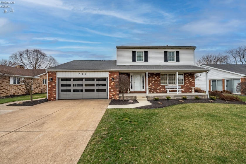 735 Grant Street, Port Clinton, 43452, 4 Bedrooms Bedrooms, ,4 BathroomsBathrooms,Residential,For Sale,Grant,20260806