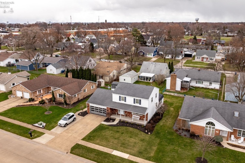 735 Grant Street, Port Clinton, 43452, 4 Bedrooms Bedrooms, ,4 BathroomsBathrooms,Residential,For Sale,Grant,20260806