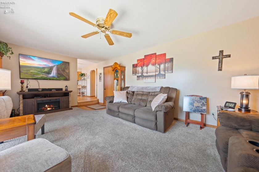 735 Grant Street, Port Clinton, 43452, 4 Bedrooms Bedrooms, ,4 BathroomsBathrooms,Residential,For Sale,Grant,20260806