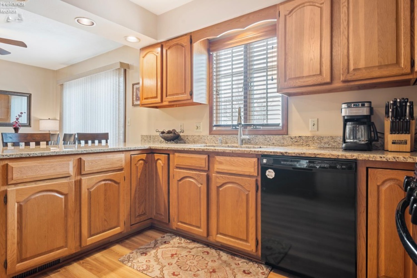 735 Grant Street, Port Clinton, 43452, 4 Bedrooms Bedrooms, ,4 BathroomsBathrooms,Residential,For Sale,Grant,20260806