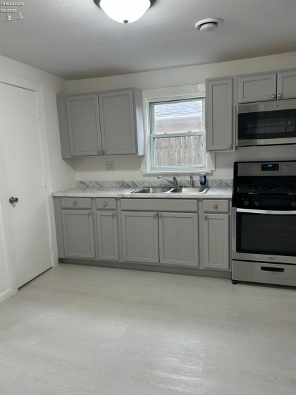 357 Roxboro, Vermilion, 44089, 2 Bedrooms Bedrooms, ,1 BathroomBathrooms,Residential,For Sale,Roxboro,20260884