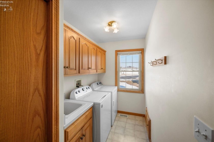 1551 Anchor Avenue, Port Clinton, 43452, 3 Bedrooms Bedrooms, ,3 BathroomsBathrooms,Residential,For Sale,Anchor,20260429