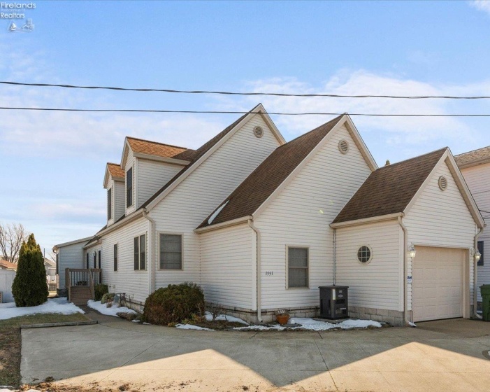 1551 Anchor Avenue, Port Clinton, 43452, 3 Bedrooms Bedrooms, ,3 BathroomsBathrooms,Residential,For Sale,Anchor,20260429