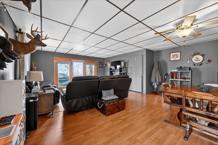 960 Shore Boulevard, Put-In-Bay, 43456, 4 Bedrooms Bedrooms, ,2 BathroomsBathrooms,Residential,For Sale,Shore,20260880