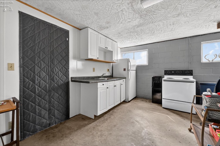 960 Shore Boulevard, Put-In-Bay, 43456, 4 Bedrooms Bedrooms, ,2 BathroomsBathrooms,Residential,For Sale,Shore,20260880