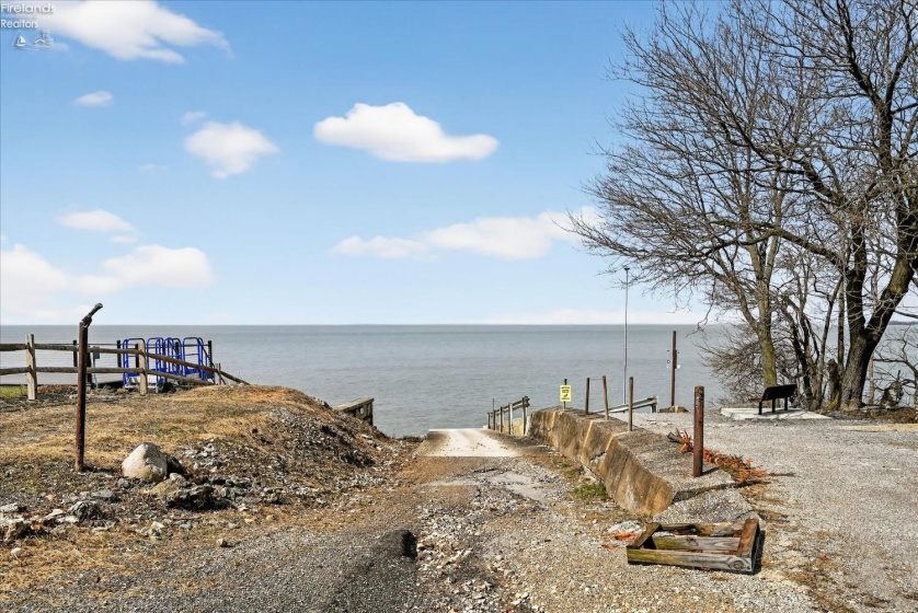 960 Shore Boulevard, Put-In-Bay, 43456, 4 Bedrooms Bedrooms, ,2 BathroomsBathrooms,Residential,For Sale,Shore,20260880