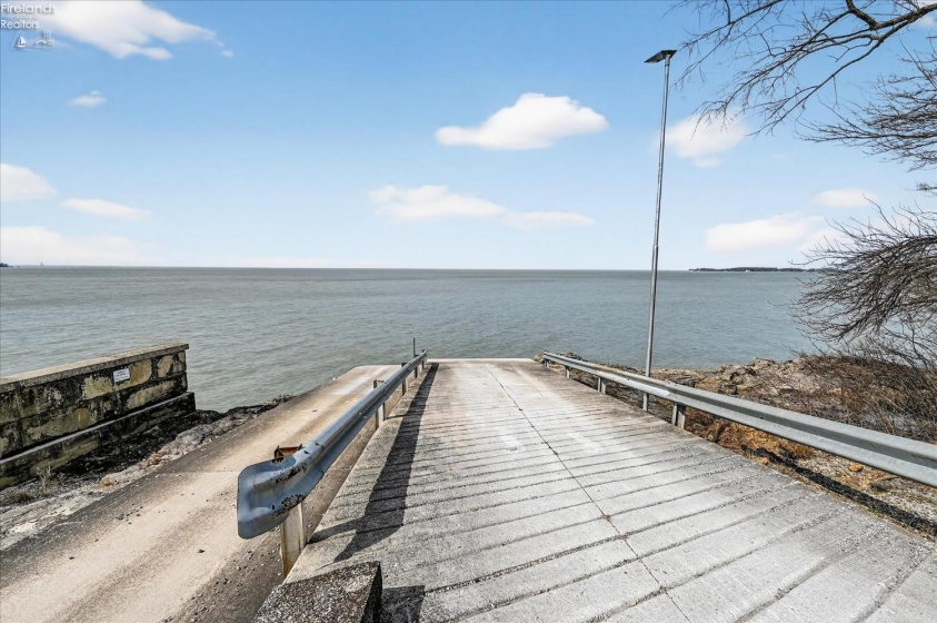 960 Shore Boulevard, Put-In-Bay, 43456, 4 Bedrooms Bedrooms, ,2 BathroomsBathrooms,Residential,For Sale,Shore,20260880