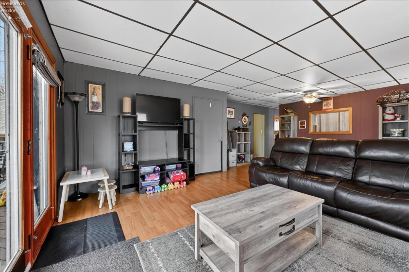 960 Shore Boulevard, Put-In-Bay, 43456, 4 Bedrooms Bedrooms, ,2 BathroomsBathrooms,Residential,For Sale,Shore,20260880