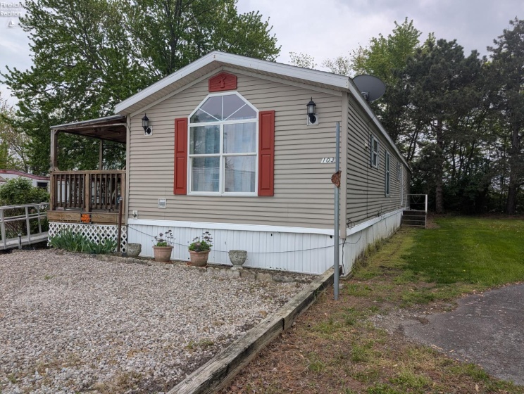 2614 Tiffin Avenue, Sandusky, 44870, 2 Bedrooms Bedrooms, ,2 BathroomsBathrooms,Residential,For Sale,Tiffin,20260845