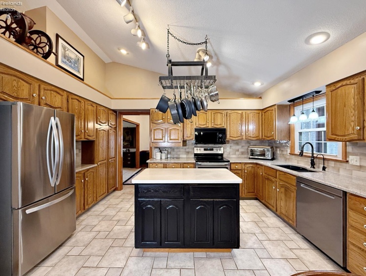 2783 Briarwood Drive, Tiffin, 44883, 4 Bedrooms Bedrooms, ,3 BathroomsBathrooms,Residential,For Sale,Briarwood Drive,20260816