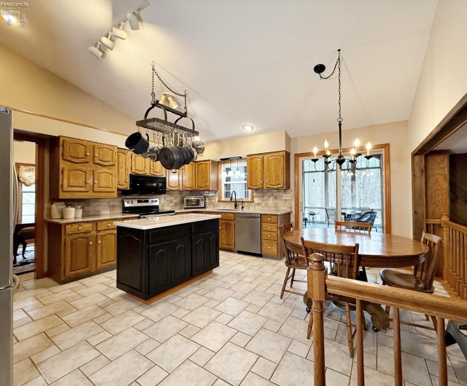 2783 Briarwood Drive, Tiffin, 44883, 4 Bedrooms Bedrooms, ,3 BathroomsBathrooms,Residential,For Sale,Briarwood Drive,20260816