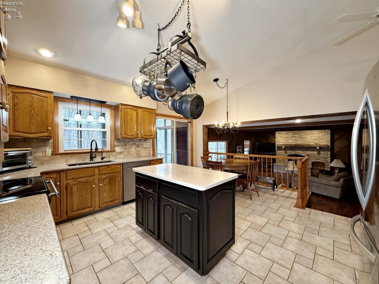 2783 Briarwood Drive, Tiffin, 44883, 4 Bedrooms Bedrooms, ,3 BathroomsBathrooms,Residential,For Sale,Briarwood Drive,20260816