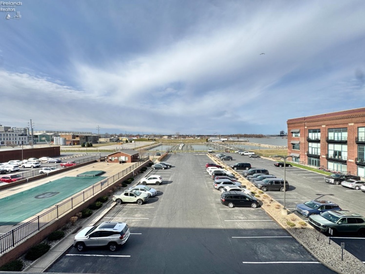 401 Shoreline, Sandusky, 44870, 2 Bedrooms Bedrooms, ,2 BathroomsBathrooms,Residential,For Sale,Shoreline,20260906