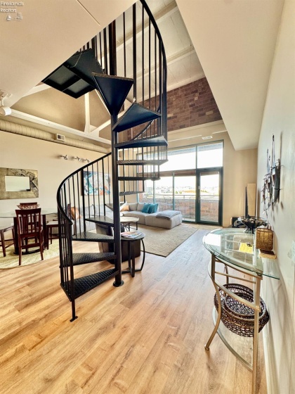 401 Shoreline, Sandusky, 44870, 2 Bedrooms Bedrooms, ,2 BathroomsBathrooms,Residential,For Sale,Shoreline,20260906