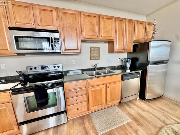 401 Shoreline, Sandusky, 44870, 2 Bedrooms Bedrooms, ,2 BathroomsBathrooms,Residential,For Sale,Shoreline,20260906