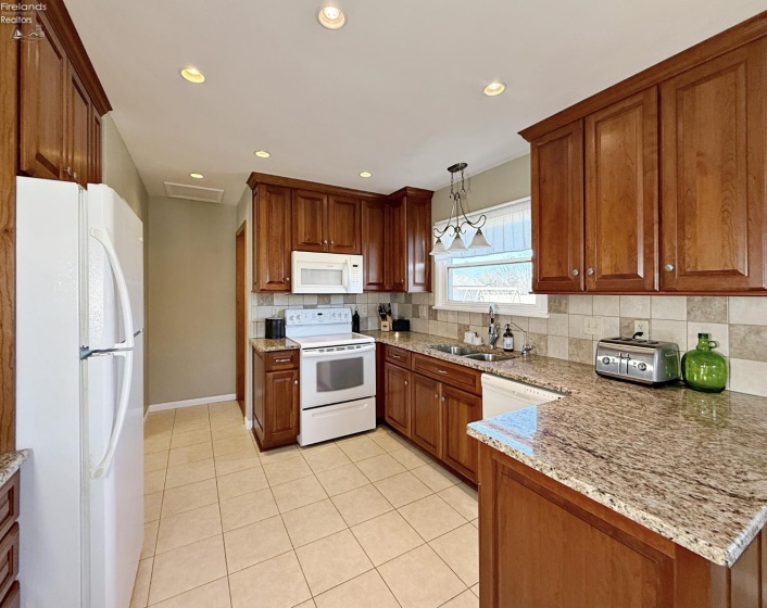 20 Lelar Street, Tiffin, 44883, 4 Bedrooms Bedrooms, ,2 BathroomsBathrooms,Residential,For Sale,Lelar,20260645