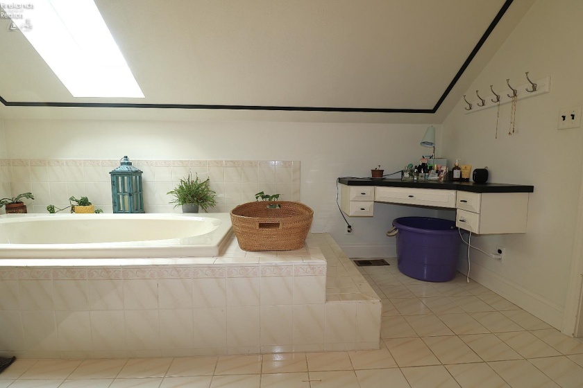 2205 Quail Hollow Circle, Sandusky, 44870, 4 Bedrooms Bedrooms, ,5 BathroomsBathrooms,Residential,For Sale,Quail Hollow,20260819