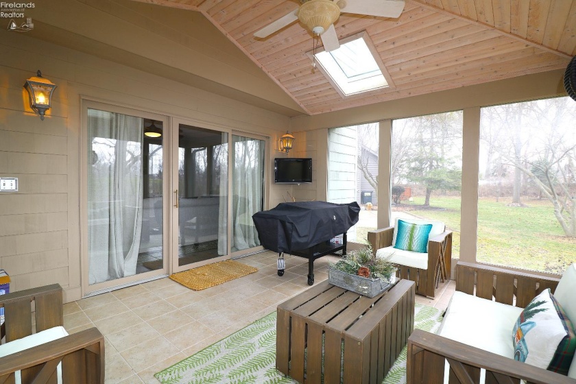 2205 Quail Hollow Circle, Sandusky, 44870, 4 Bedrooms Bedrooms, ,5 BathroomsBathrooms,Residential,For Sale,Quail Hollow,20260819