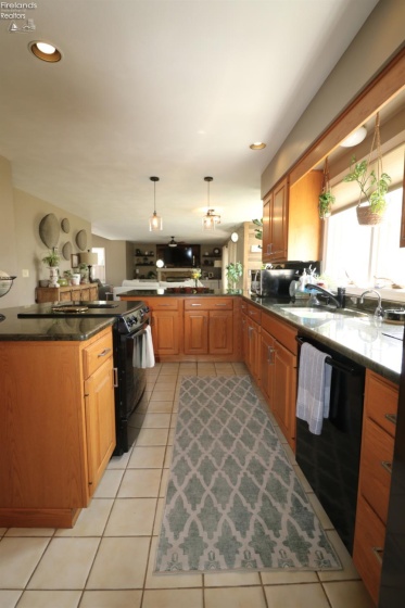 2205 Quail Hollow Circle, Sandusky, 44870, 4 Bedrooms Bedrooms, ,5 BathroomsBathrooms,Residential,For Sale,Quail Hollow,20260819