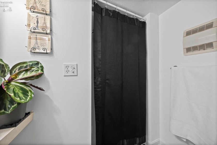 1169 W. 6th St, Lorain, 44052, 5 Bedrooms Bedrooms, ,2 BathroomsBathrooms,Residential,For Sale,W. 6th St,20260903