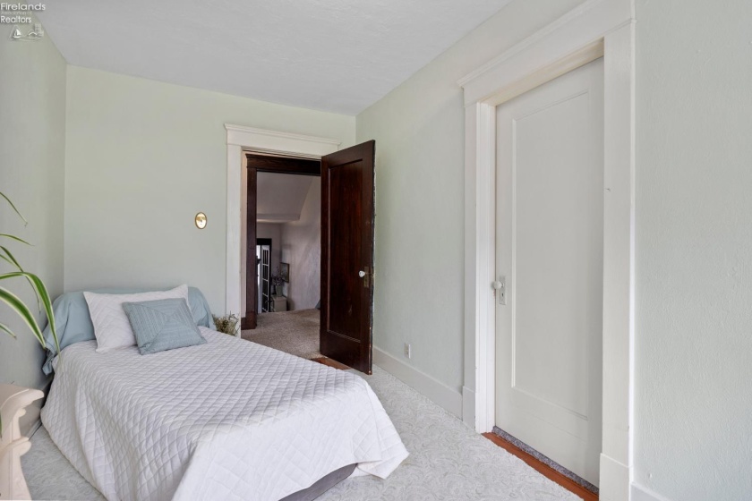 1169 W. 6th St, Lorain, 44052, 5 Bedrooms Bedrooms, ,2 BathroomsBathrooms,Residential,For Sale,W. 6th St,20260903