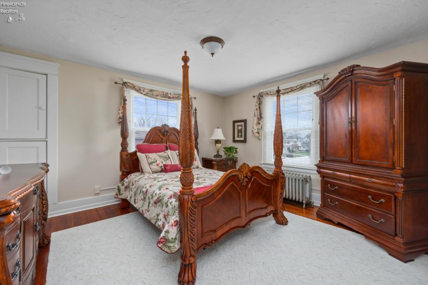 1169 W. 6th St, Lorain, 44052, 5 Bedrooms Bedrooms, ,2 BathroomsBathrooms,Residential,For Sale,W. 6th St,20260903