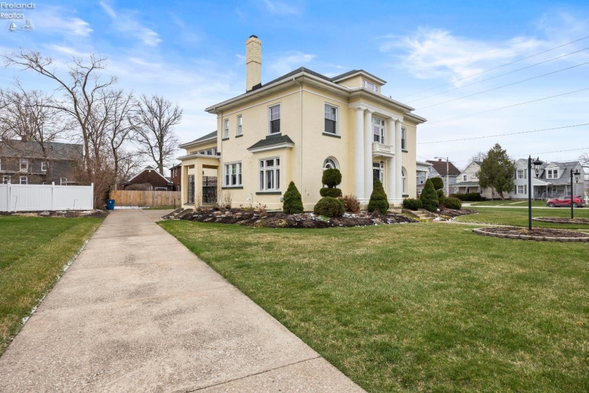 1169 W. 6th St, Lorain, 44052, 5 Bedrooms Bedrooms, ,2 BathroomsBathrooms,Residential,For Sale,W. 6th St,20260903