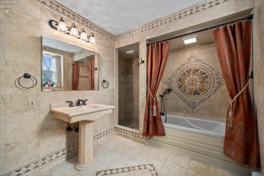 1169 W. 6th St, Lorain, 44052, 5 Bedrooms Bedrooms, ,2 BathroomsBathrooms,Residential,For Sale,W. 6th St,20260903