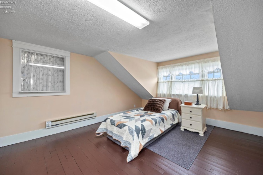 1169 W. 6th St, Lorain, 44052, 5 Bedrooms Bedrooms, ,2 BathroomsBathrooms,Residential,For Sale,W. 6th St,20260903