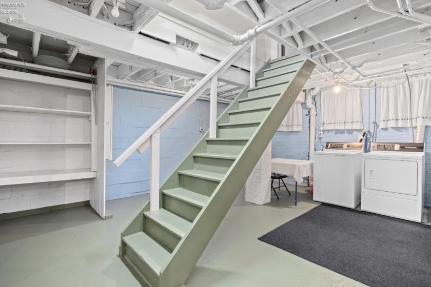 1169 W. 6th St, Lorain, 44052, 5 Bedrooms Bedrooms, ,2 BathroomsBathrooms,Residential,For Sale,W. 6th St,20260903