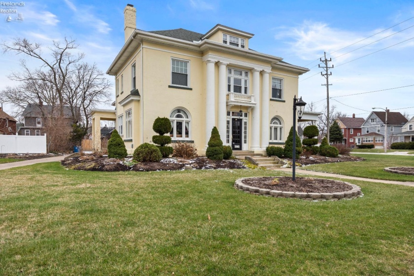 1169 W. 6th St, Lorain, 44052, 5 Bedrooms Bedrooms, ,2 BathroomsBathrooms,Residential,For Sale,W. 6th St,20260903