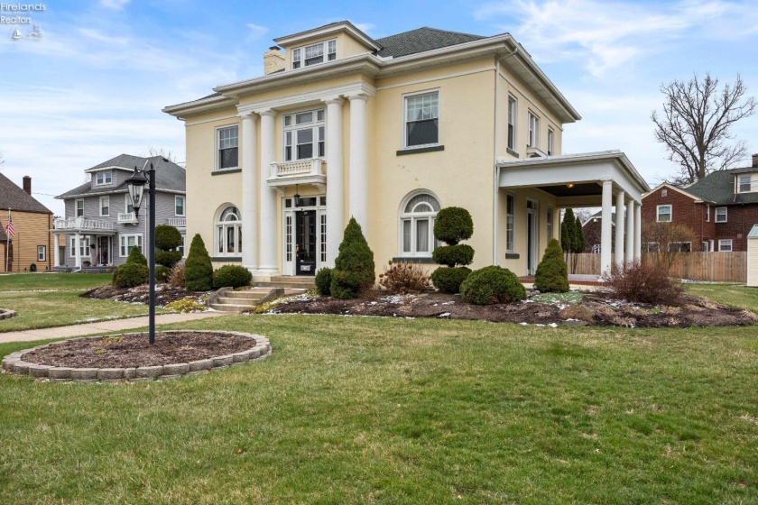 1169 W. 6th St, Lorain, 44052, 5 Bedrooms Bedrooms, ,2 BathroomsBathrooms,Residential,For Sale,W. 6th St,20260903