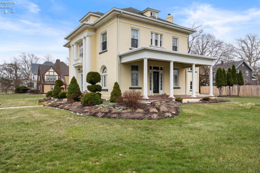 1169 W. 6th St, Lorain, 44052, 5 Bedrooms Bedrooms, ,2 BathroomsBathrooms,Residential,For Sale,W. 6th St,20260903