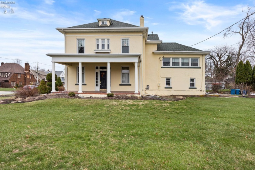 1169 W. 6th St, Lorain, 44052, 5 Bedrooms Bedrooms, ,2 BathroomsBathrooms,Residential,For Sale,W. 6th St,20260903