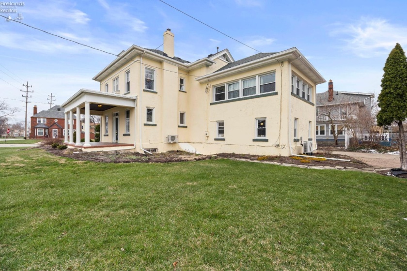 1169 W. 6th St, Lorain, 44052, 5 Bedrooms Bedrooms, ,2 BathroomsBathrooms,Residential,For Sale,W. 6th St,20260903