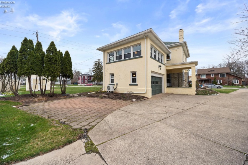 1169 W. 6th St, Lorain, 44052, 5 Bedrooms Bedrooms, ,2 BathroomsBathrooms,Residential,For Sale,W. 6th St,20260903