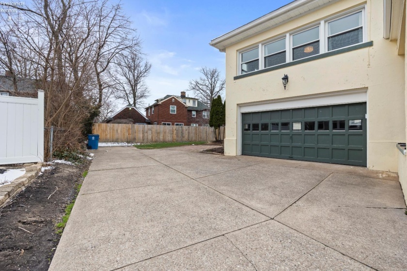 1169 W. 6th St, Lorain, 44052, 5 Bedrooms Bedrooms, ,2 BathroomsBathrooms,Residential,For Sale,W. 6th St,20260903