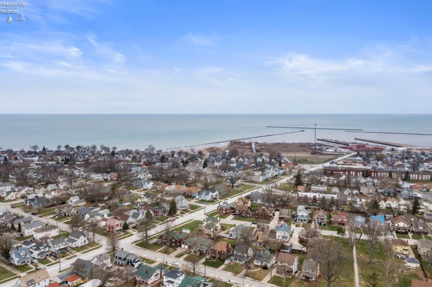 1169 W. 6th St, Lorain, 44052, 5 Bedrooms Bedrooms, ,2 BathroomsBathrooms,Residential,For Sale,W. 6th St,20260903